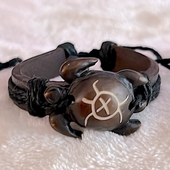 🌊🐢🏝️ HAND CRAFTED WOODEN SEA TURTLE ADJUSTABLE STRING/LEATHER BRACELET Men’s OS - Picture 1 of 8